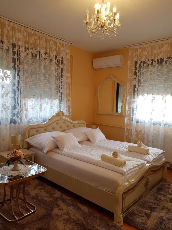 Monika Vendeghaz Hotel Morahalom Exterior photo